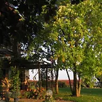 Mit Blick Auf Den Gardasee By Interhome פואניאגו
